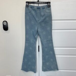 NEW Girls Boutique Flower Flare Jeans Hippie Chic Light Wash, size 12